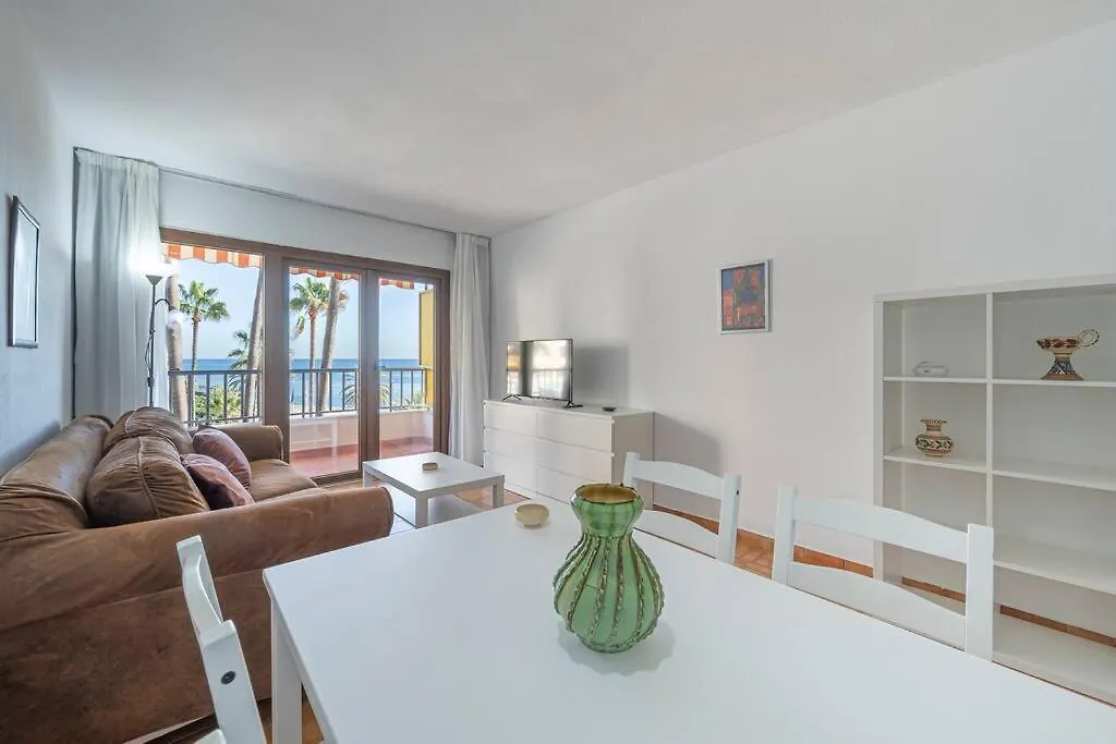 Oceanfront Retreat: Your Serene Oasis By The Sea! Marbella 0*,  Spain