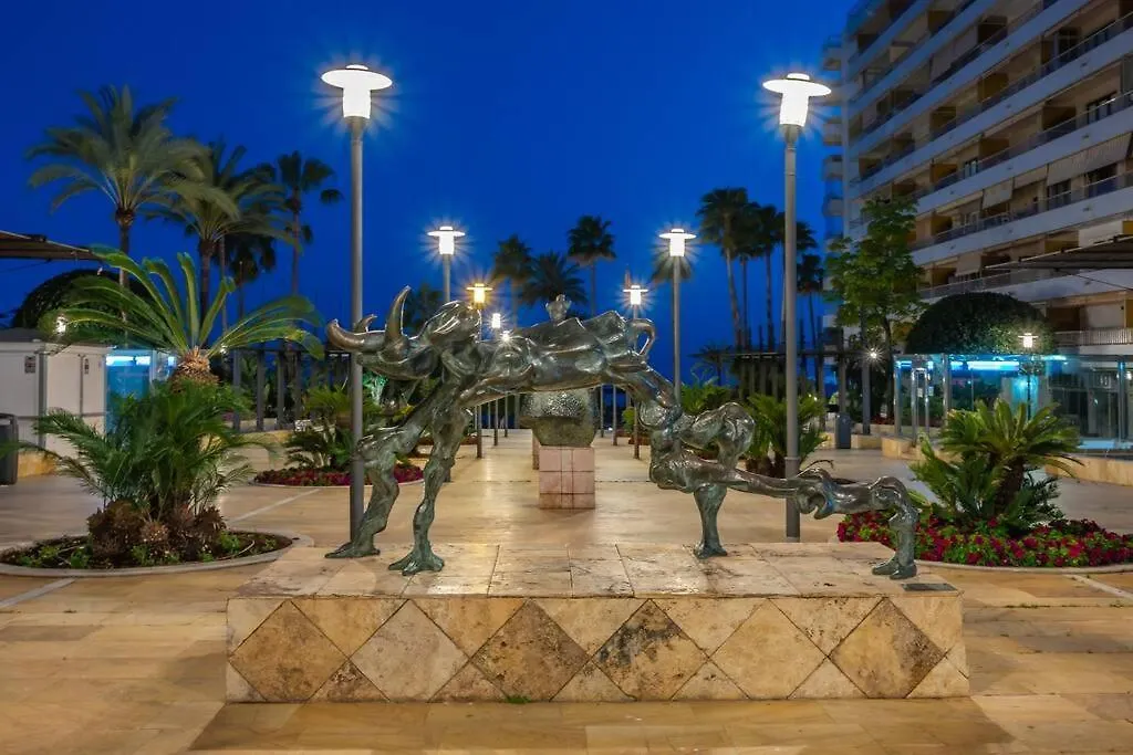 Oceanfront Retreat: Your Serene Oasis By The Sea! Marbella 0*,  Spain