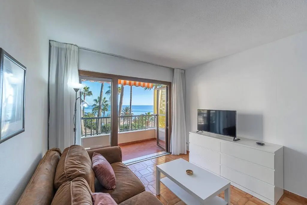 Oceanfront Retreat: Your Serene Oasis By The Sea! Marbella Spain