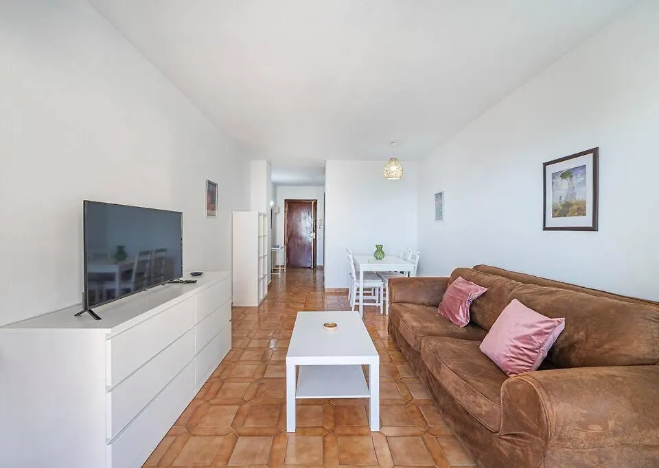 Oceanfront Retreat: Your Serene Oasis By The Sea! Marbella