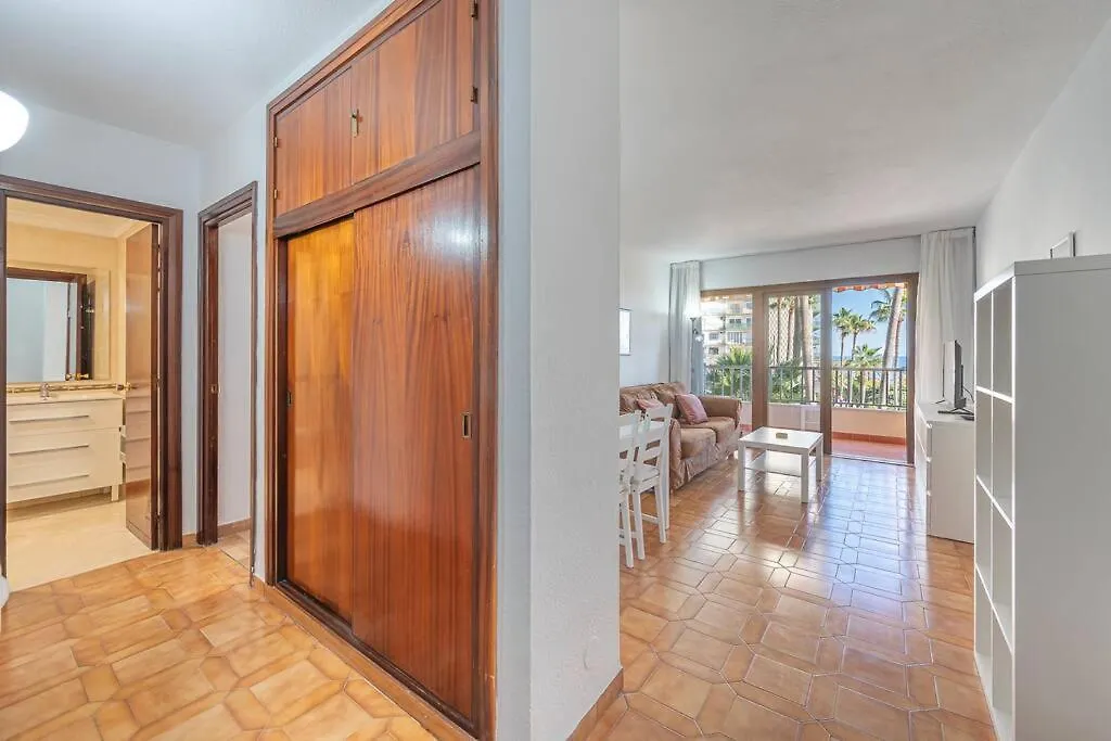 Oceanfront Retreat: Your Serene Oasis By The Sea! Marbella Spain