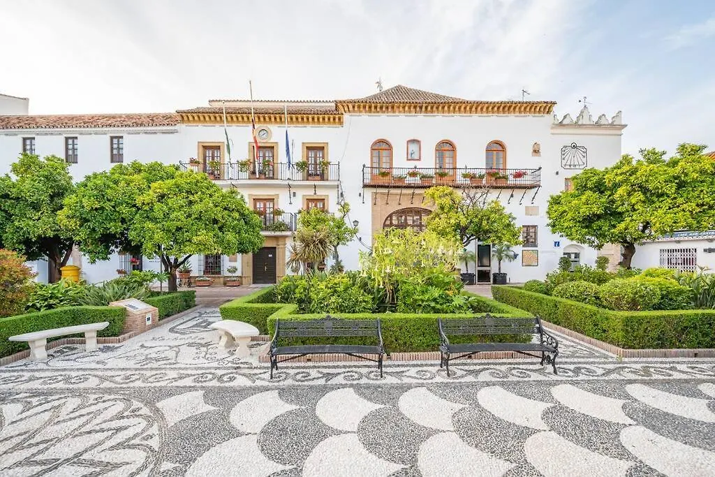 Oceanfront Retreat: Your Serene Oasis By The Sea! Marbella