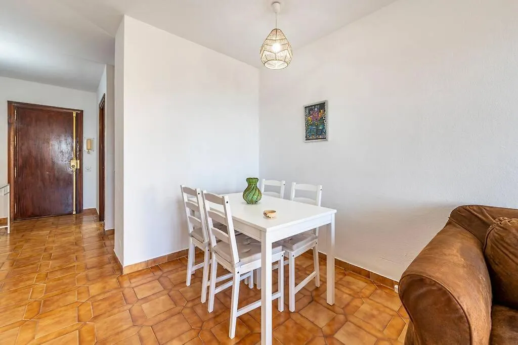 Apartment Oceanfront Retreat: Your Serene Oasis By The Sea! Marbella