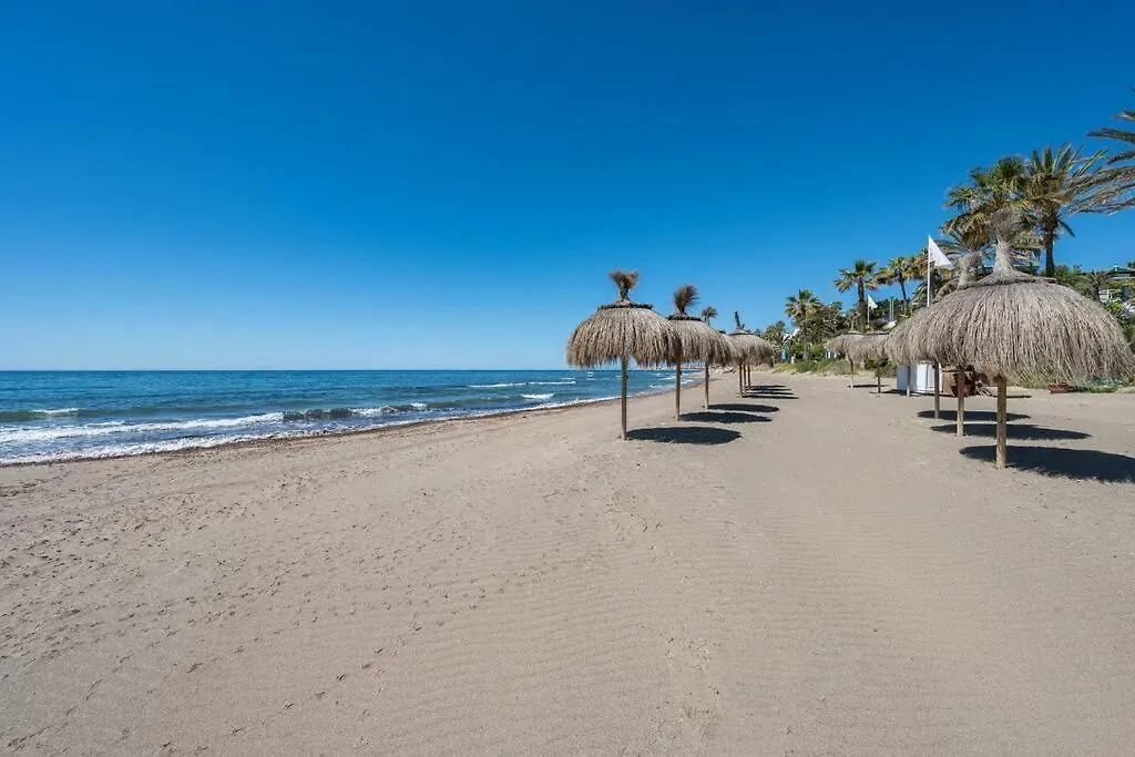 Oceanfront Retreat: Your Serene Oasis By The Sea! Marbella Spain