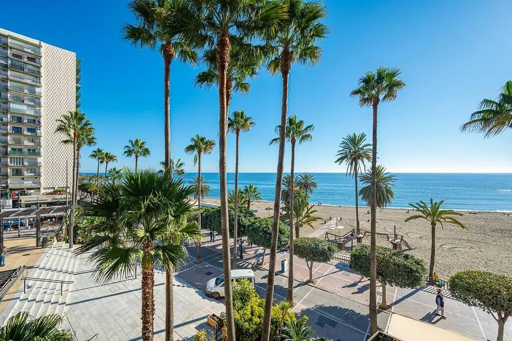 Oceanfront Retreat: Your Serene Oasis By The Sea! Marbella Apartment