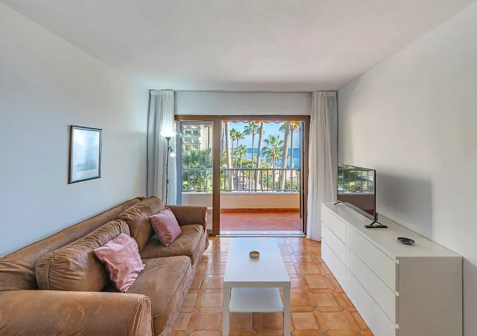 Oceanfront Retreat: Your Serene Oasis By The Sea! Marbella Apartment